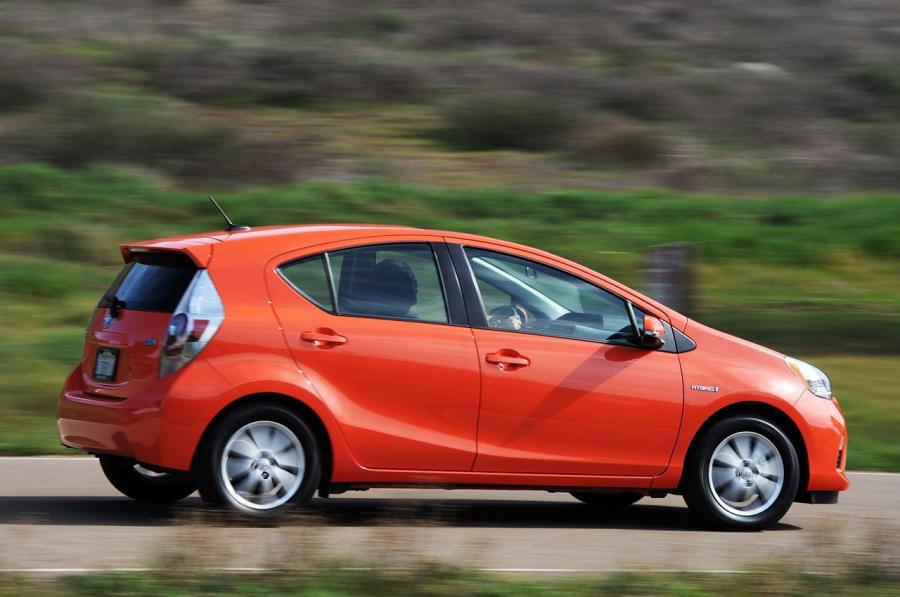  Toyota Prius C 2012 года  (фото 83 из 87)
